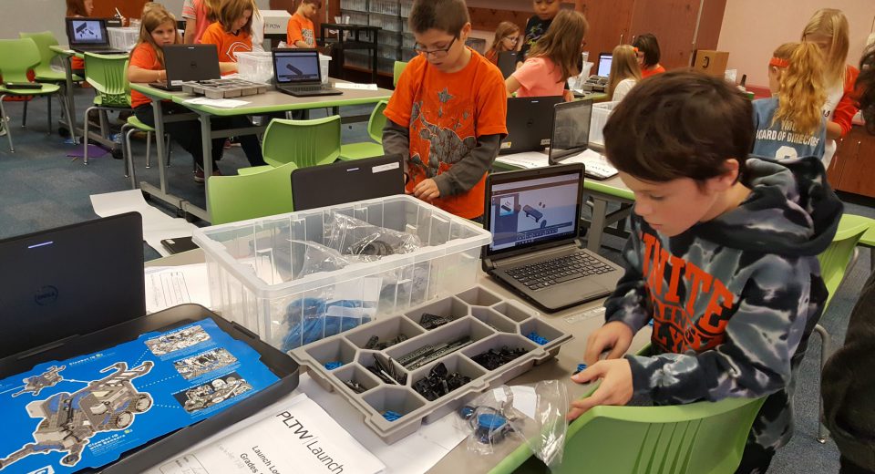 Blair Pointe Elementary PLTW Students Hands-On Engineernig